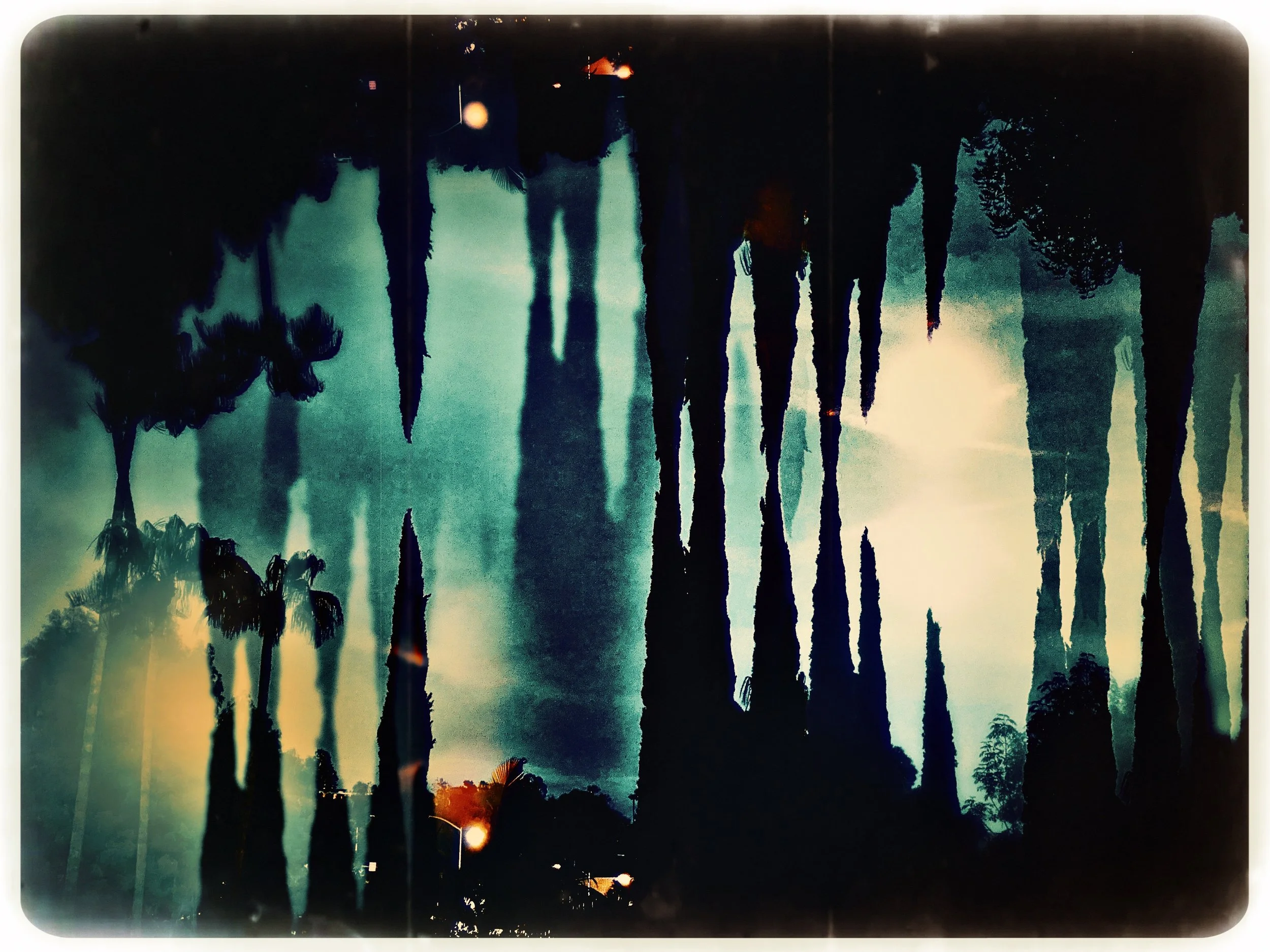 MAR 20 Worm moon over Brentwood.JPG