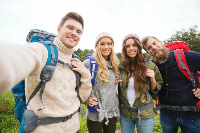 HDFW-Selfie-Hikers-web-650.jpg