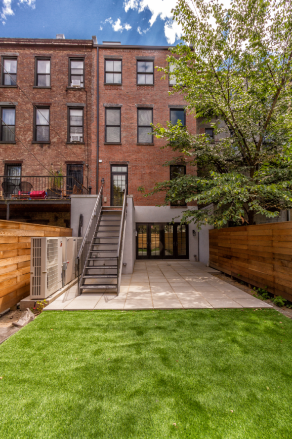 BK_GreeneAve_437_Unstaged (51)_rear_yard.png