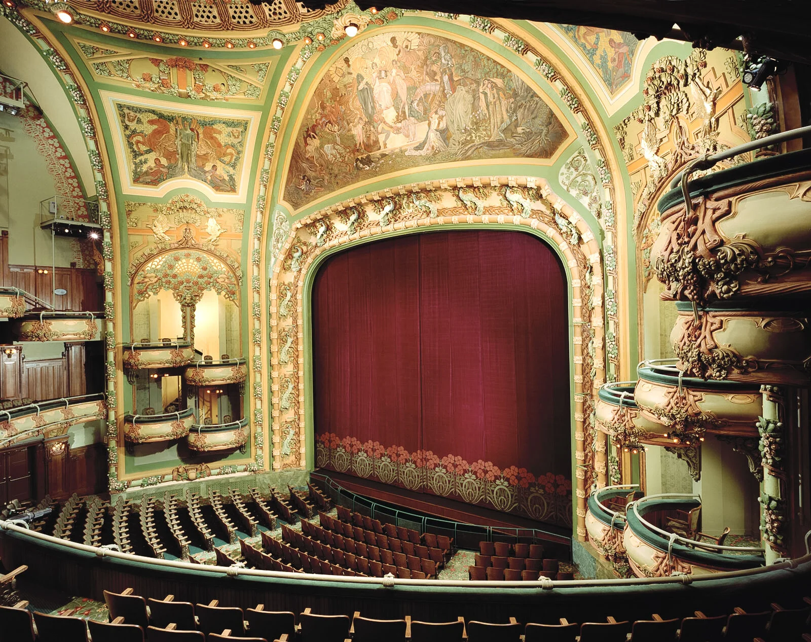 new amsterdam theatre tours