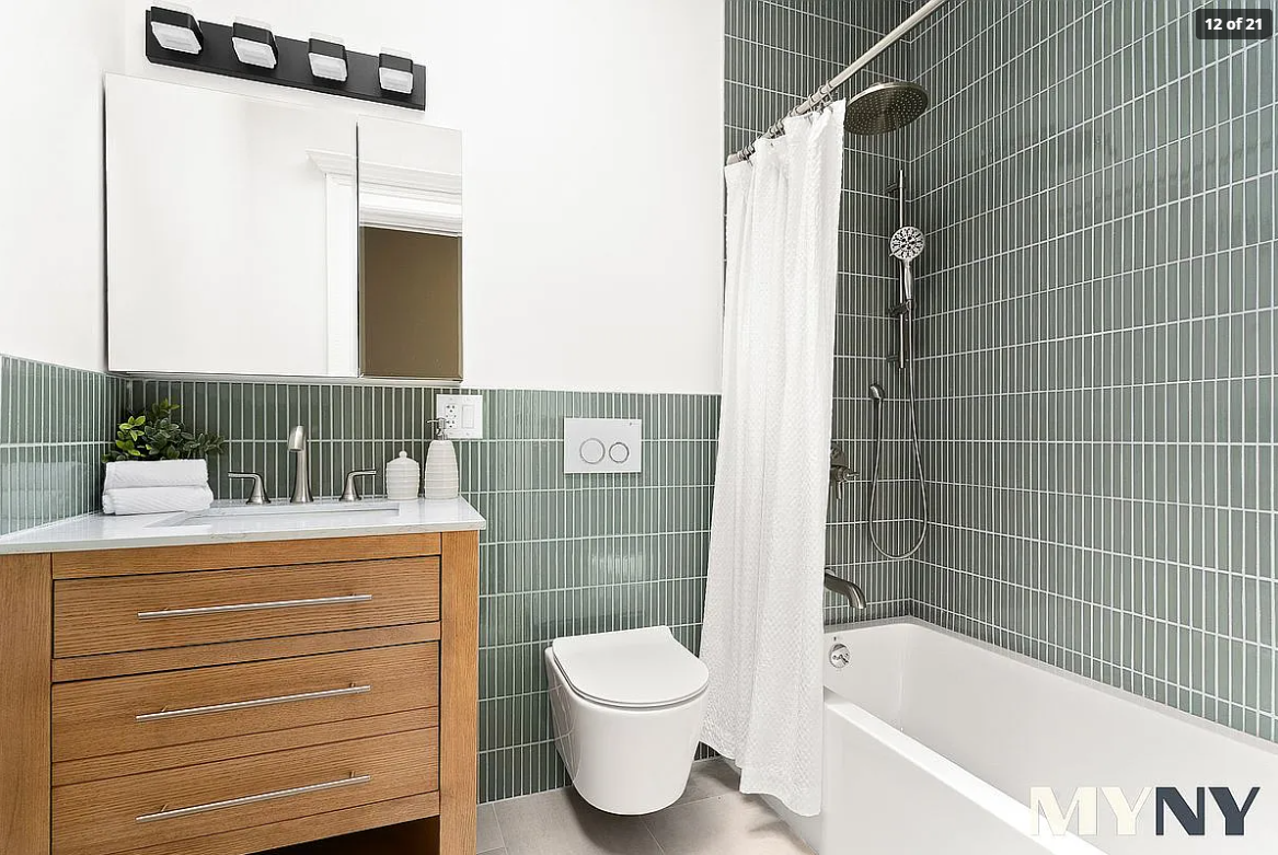 175RutlandAve_bathroom01.png