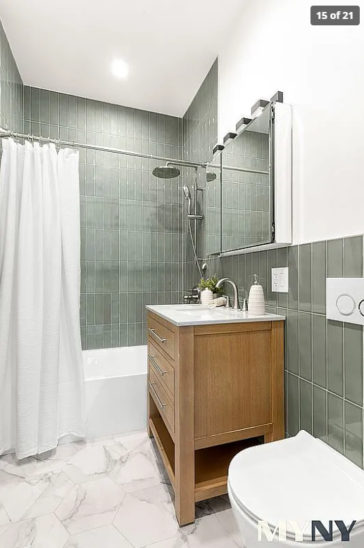 175RutlandAve_MBathroom01.png