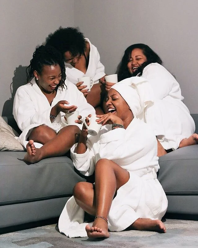 M Y  F R I E N D S
are not just friends
with me. 
They are friends 
with the woman I hope to be. - Cleo Wade
.
A much needed impromptu pre- bday trip to Maryland that was filled with 
laughter galore. We made vision boards, we talked, we created.
Sur