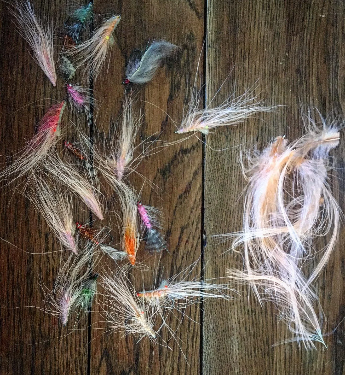 Absolutely DEADLY flies sent to me from my friend in Denmark 🇩🇰. He chucks these into the saltwater for sea trout but I can&rsquo;t wait to swing them for steelhead and salmon in BC. So hot 🥵 Thanks @the_great_troutdoors