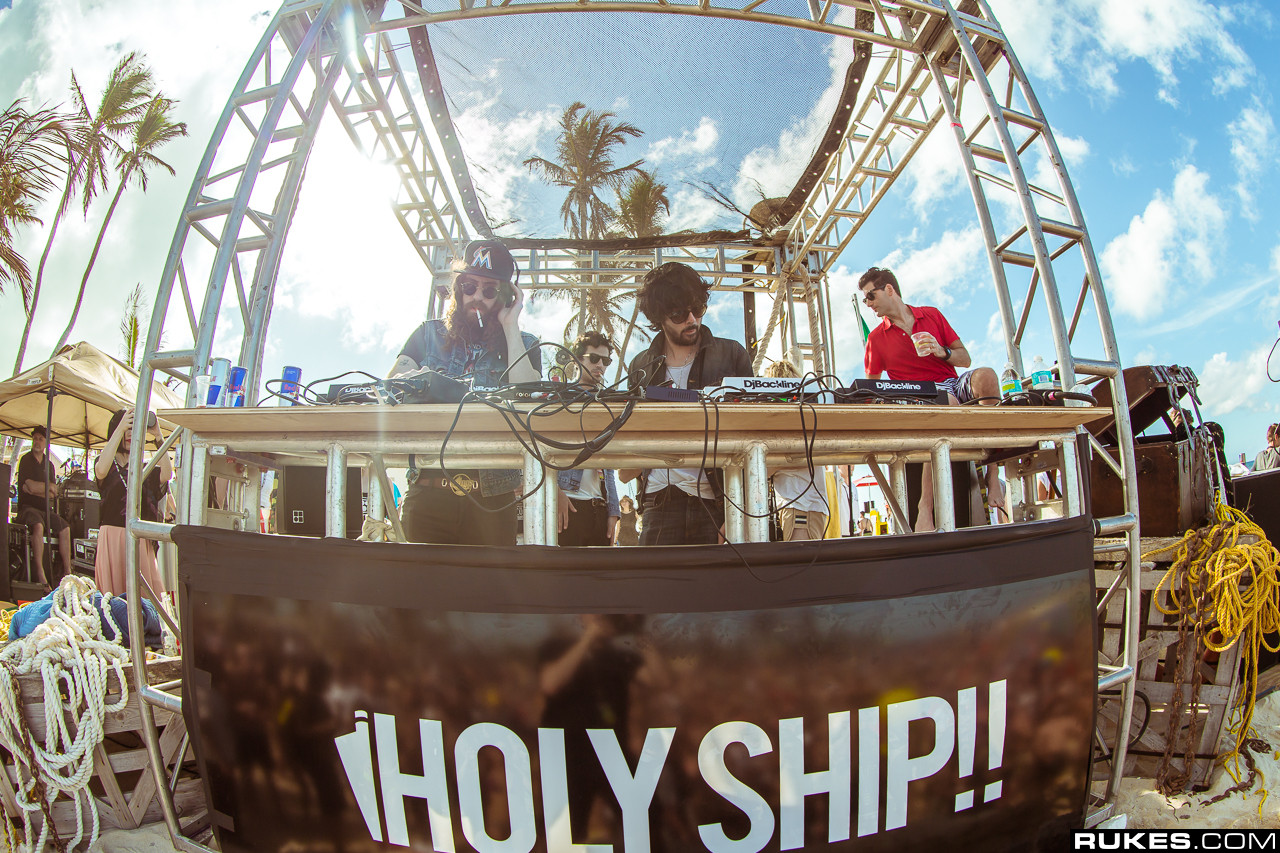 holyship13c_052.jpg