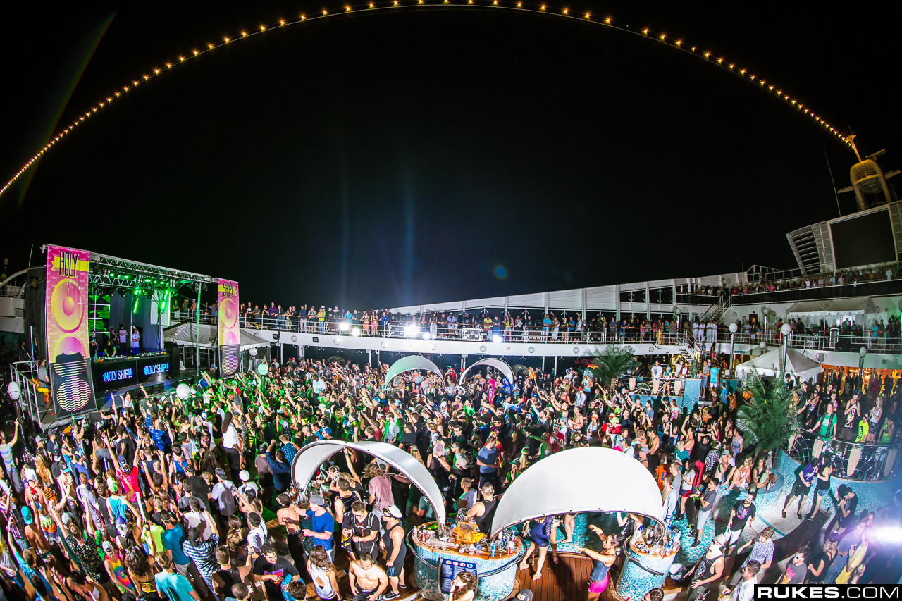 holyship13c_171.jpg