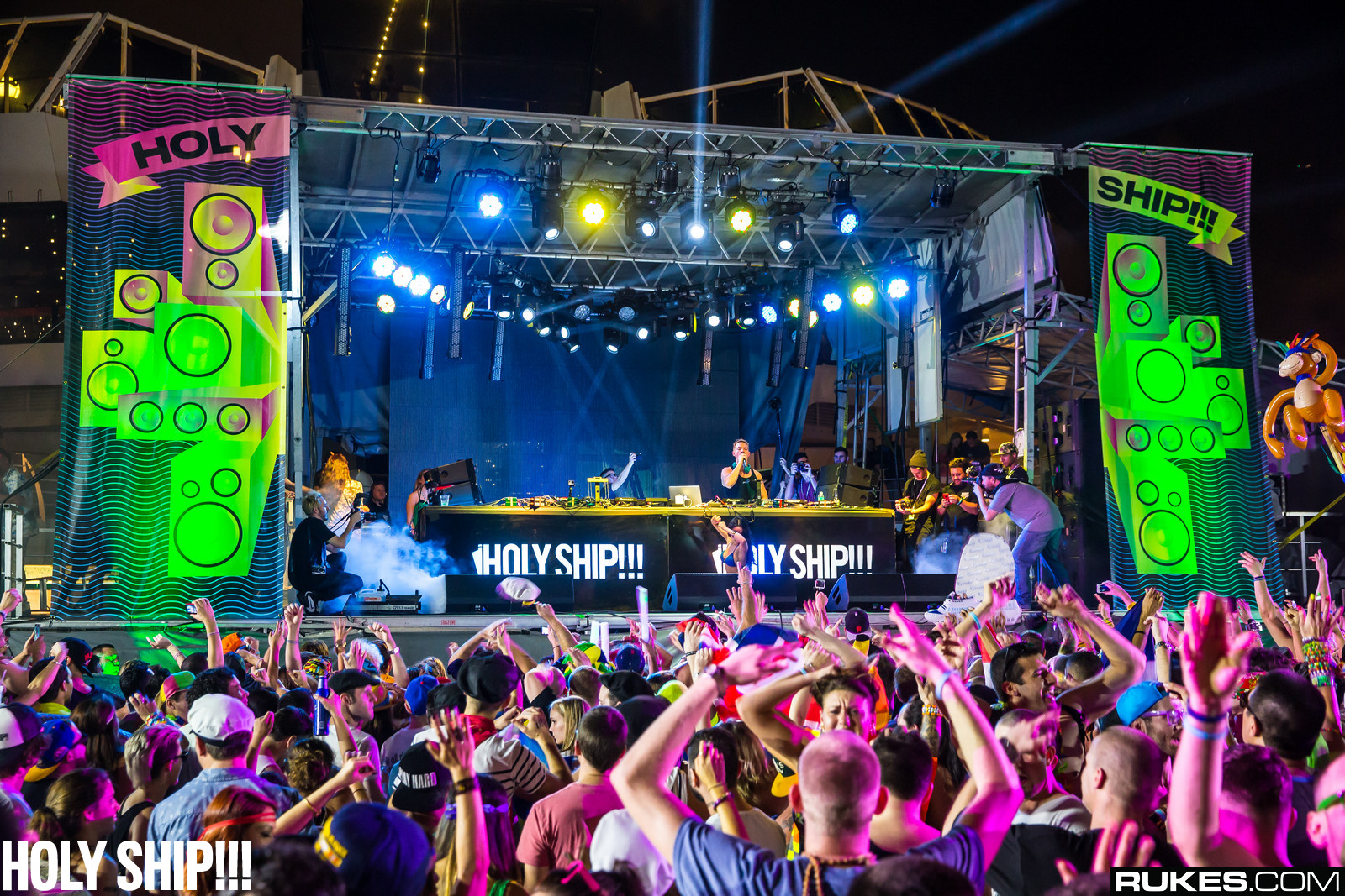 holyship14a_020.jpg