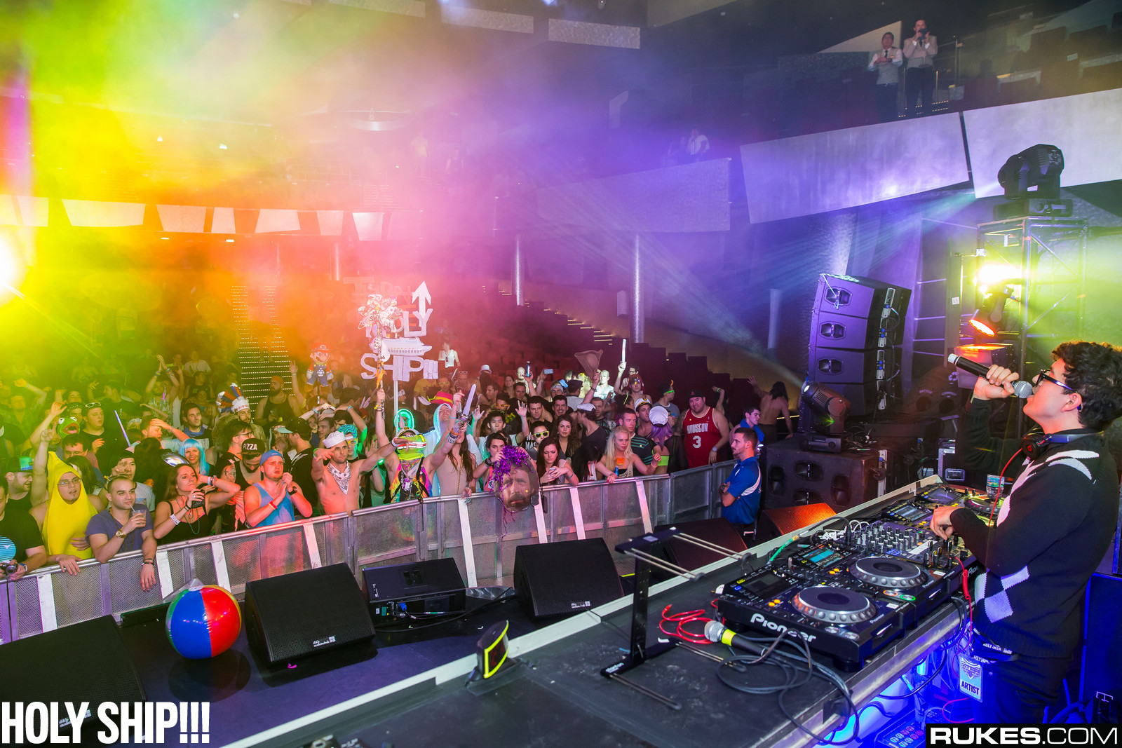 holyship14a_121.jpg