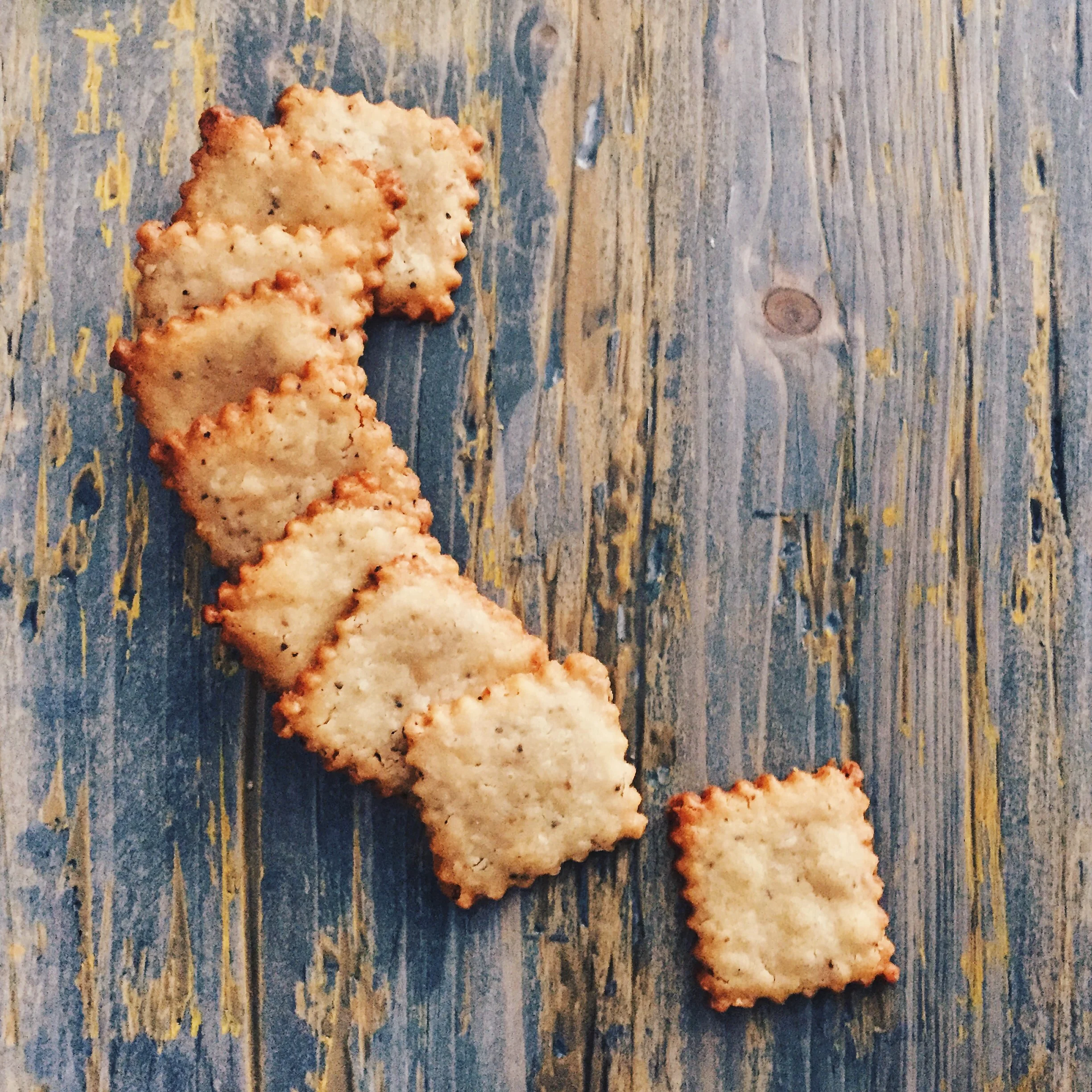 Parmesan Crackers | RafaellaSargi.com