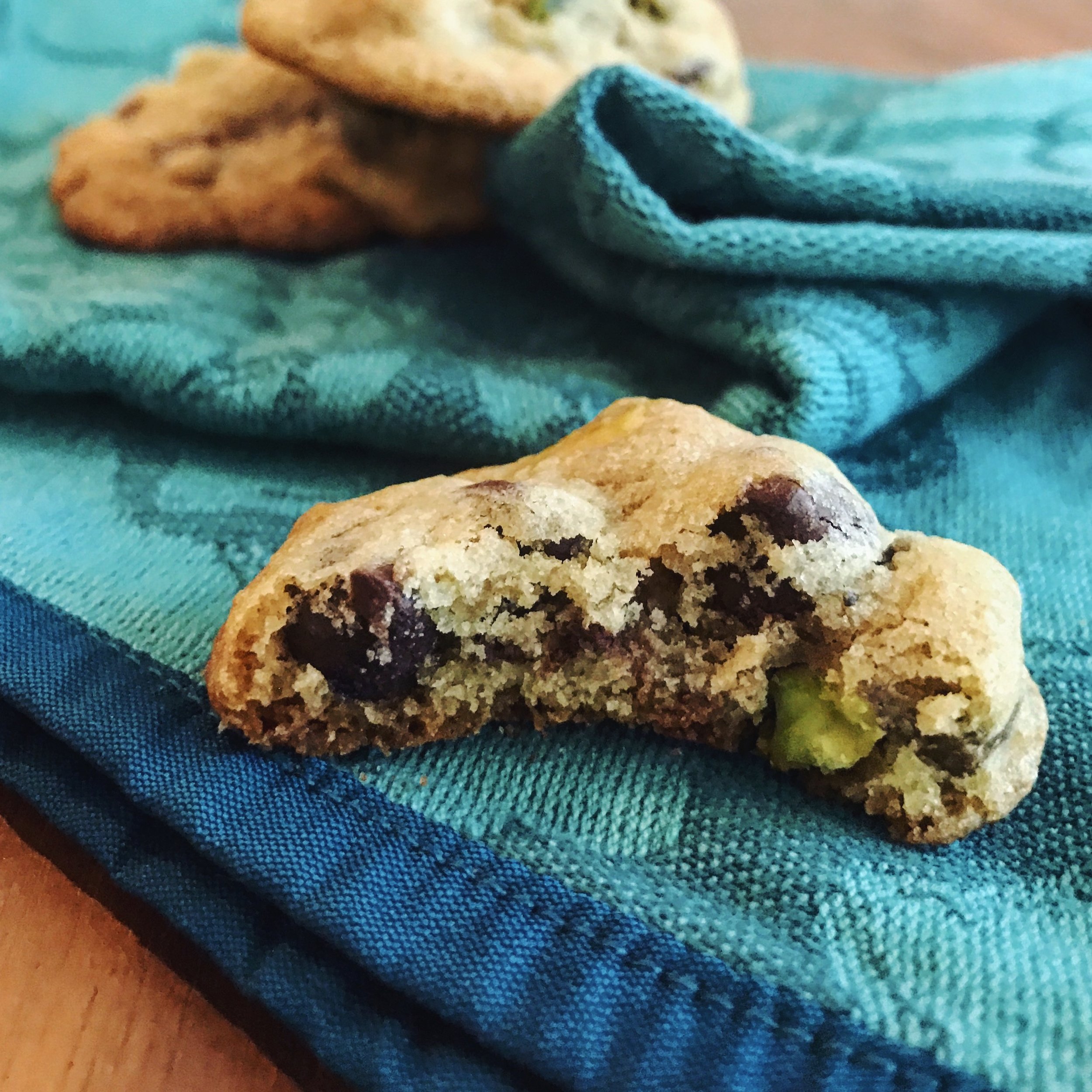 Chocolate Pistachio Cookies | RafaellaSargi.com