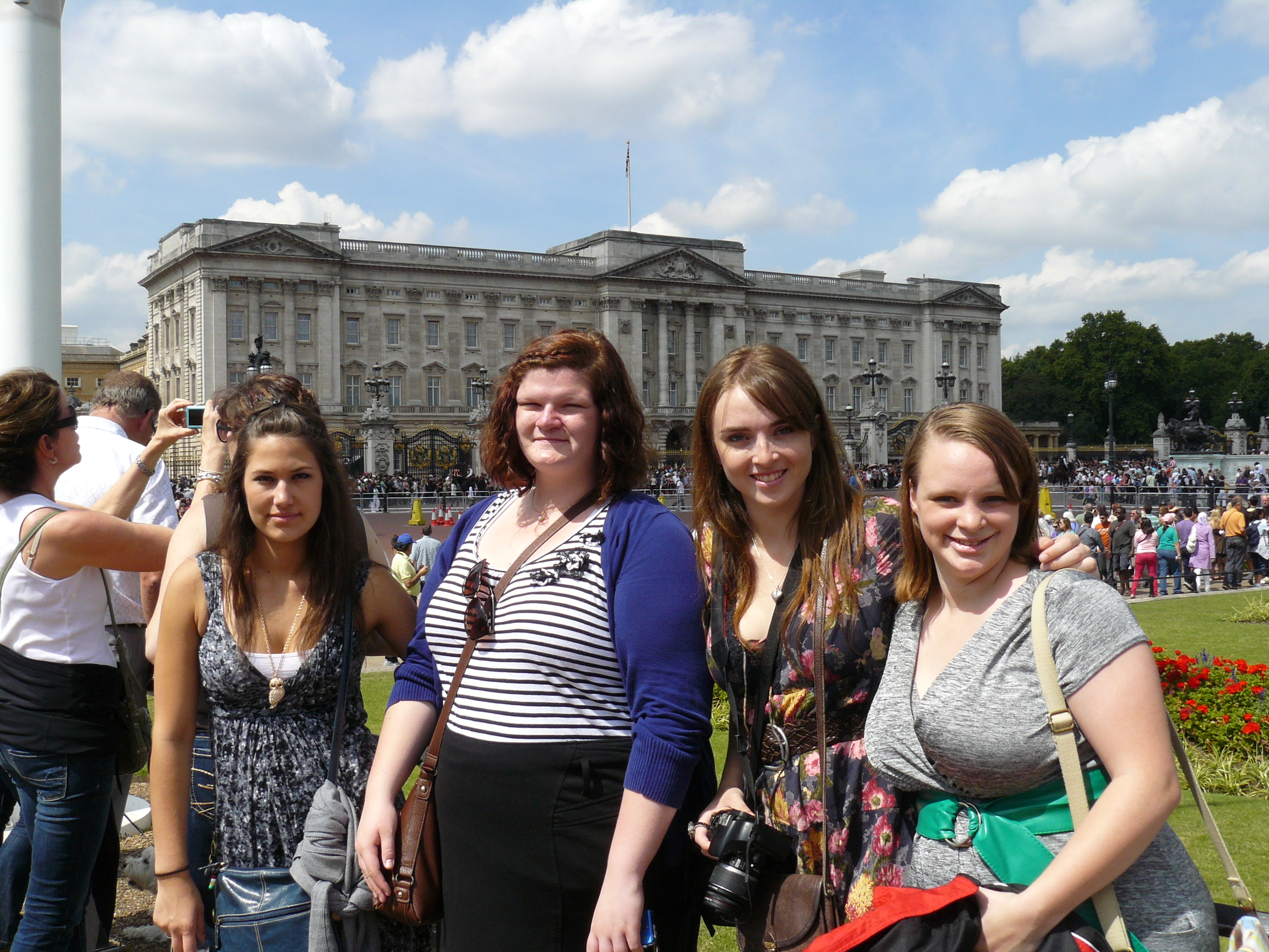  Sight seeing by Buckingham Palace.​ 