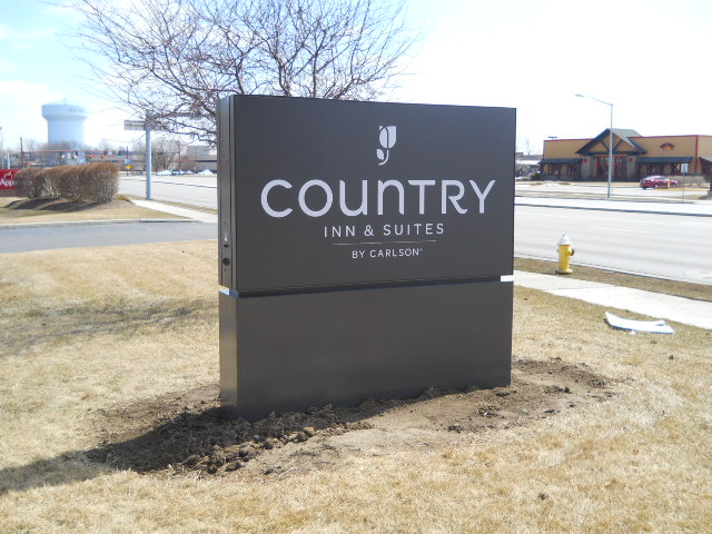 Country Inn & Suites