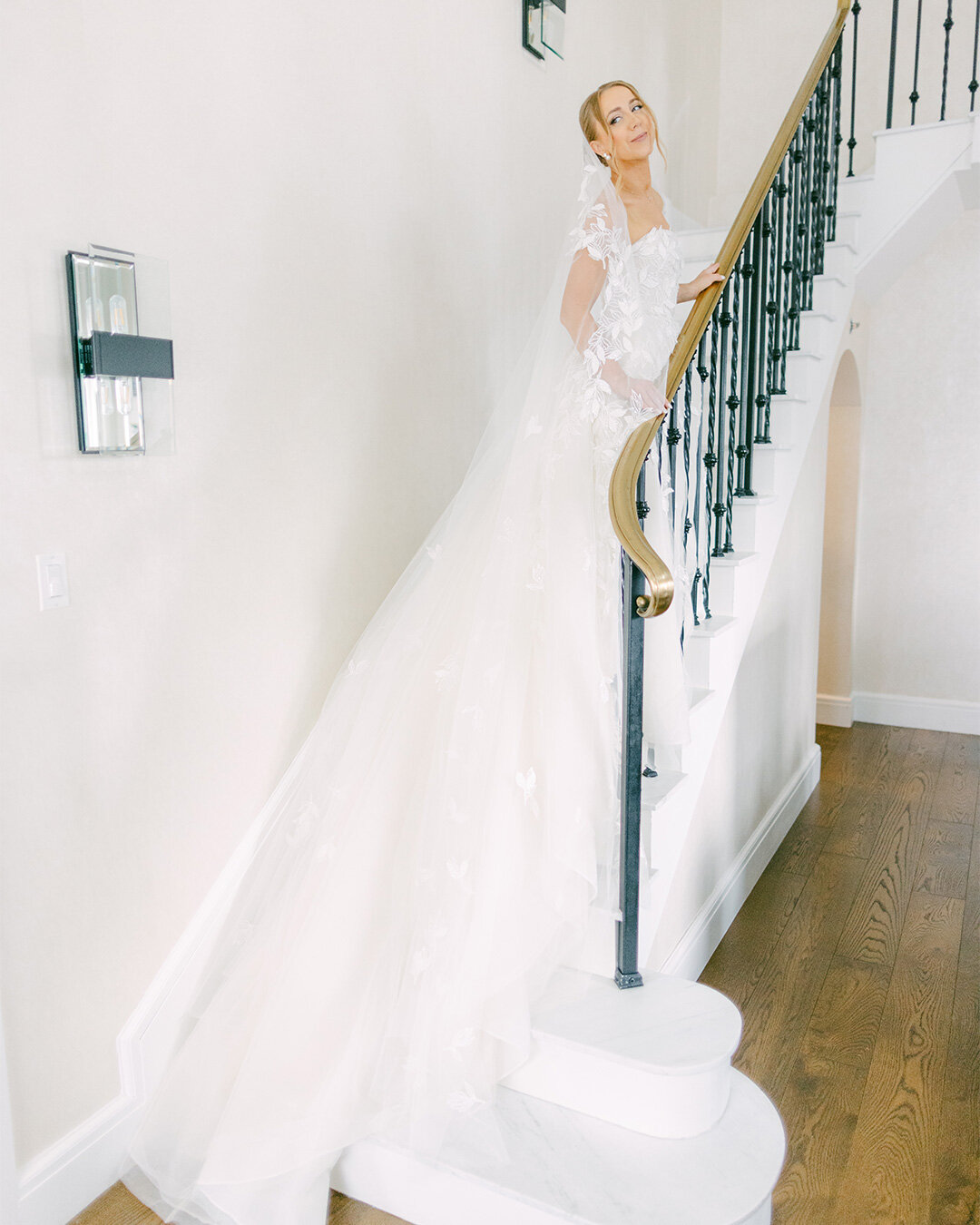 Lovely Amanda in one of my favorite hotel suites in Chicago. Big dresses and big stairs are like wine and cheese. Put 'em together, it just makes sense!

Planning by @lolaeventpros @lolacarlyc
Dress by @eliesaabbridal 
H/MU by @bsansostiartistry
Hote