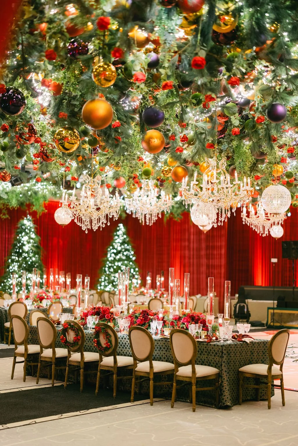 KATIE &amp; MATTHEW’S CHRISTMAS WEDDING AT THE FOUR SEASONS IN CHICAGO