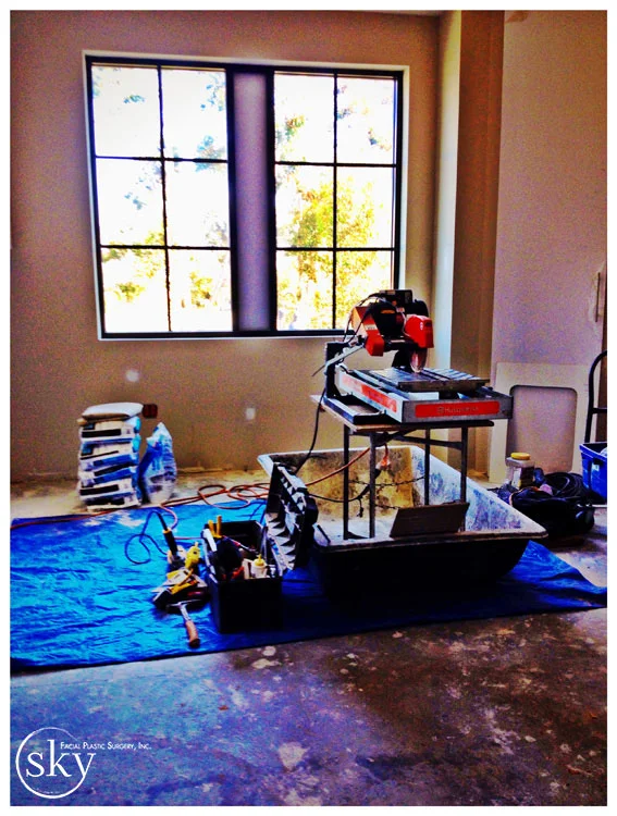 PHOTO: Tile cutter in operating room.