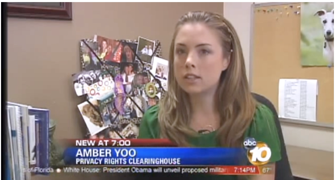 In this freeze frame, I'm still explaining something while nervous, but because I'm not raising my eyebrows up, I feel like I look more calm and approachable.