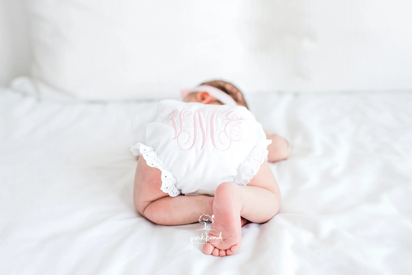 Park-Bench-Photography-Dallas-Newborn-Photographer-19.jpg