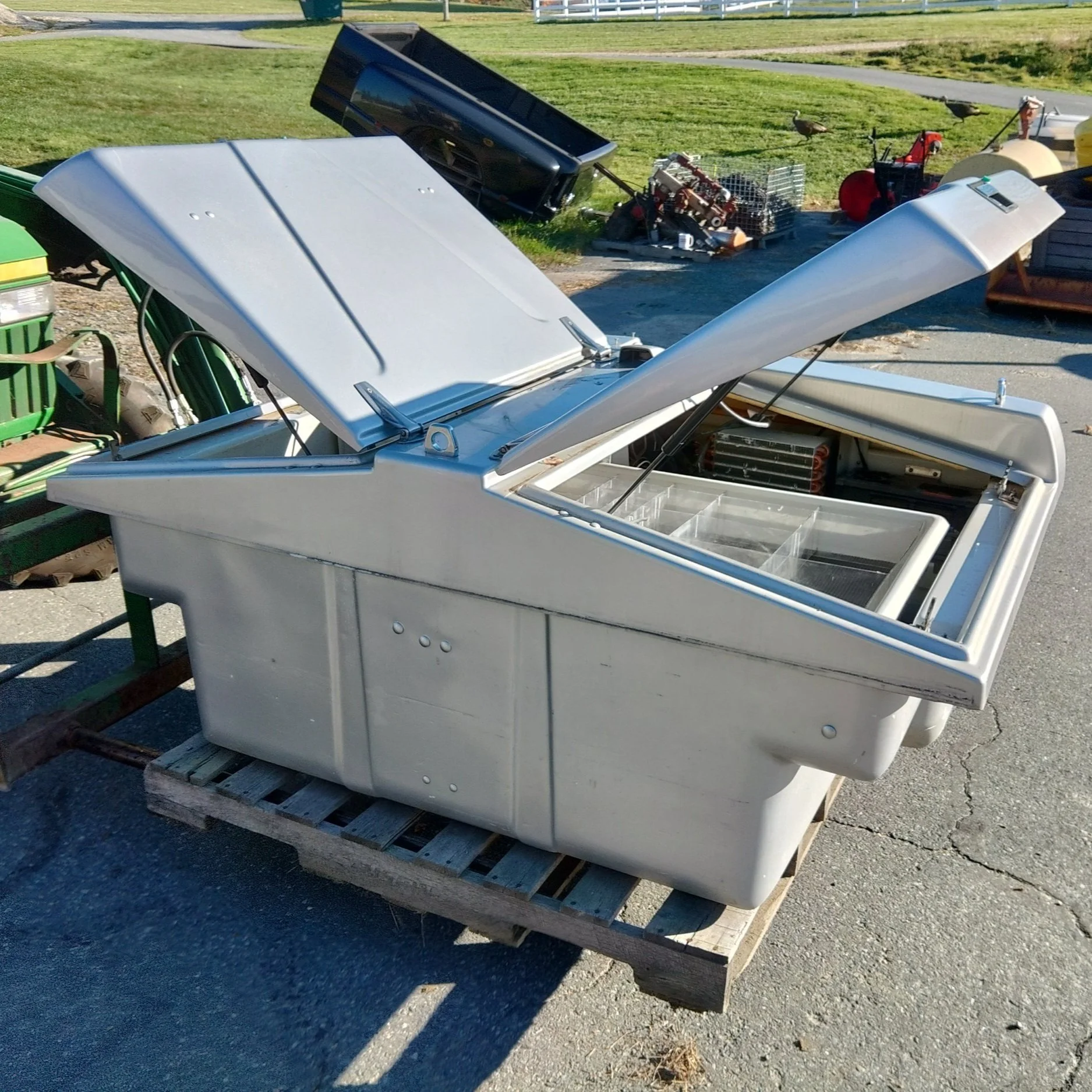 Vehicles and Vet Boxes — Used Vet Equipment