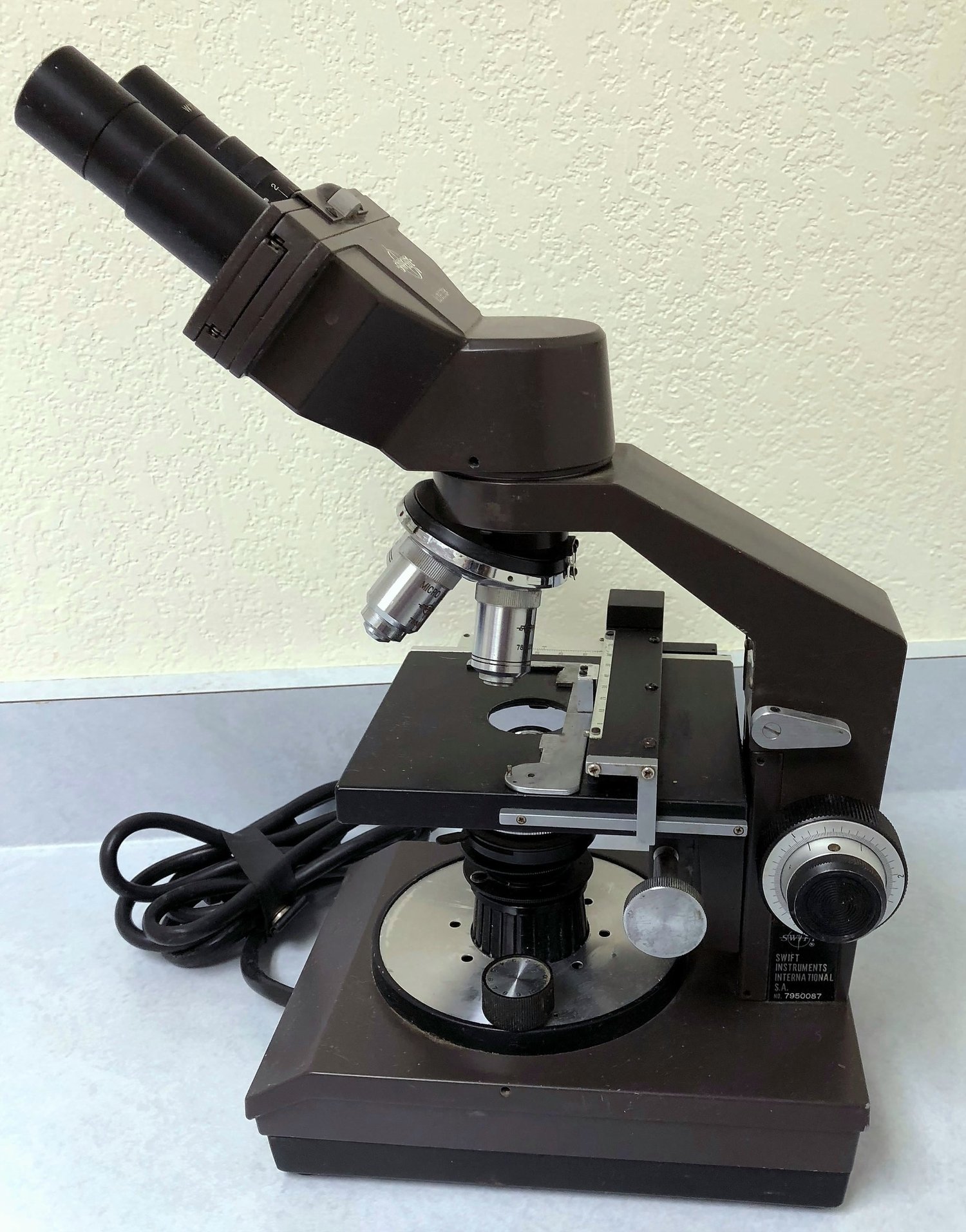 SOLD $280 SOLD Swift International Instruments Microscope — Used Vet ...