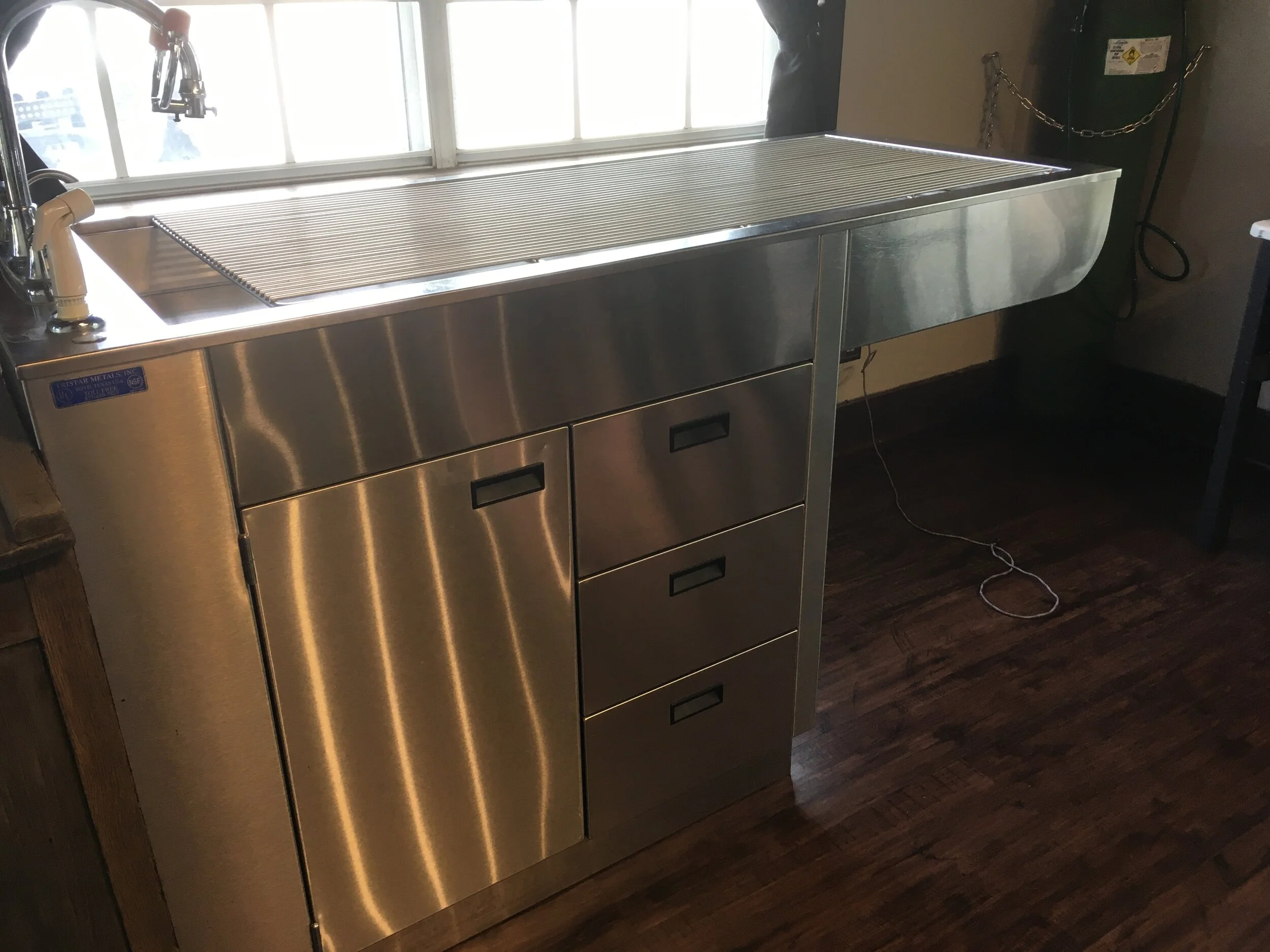 Price Drop 2003 Tri Star Stainless Steel Wet Prep Table And