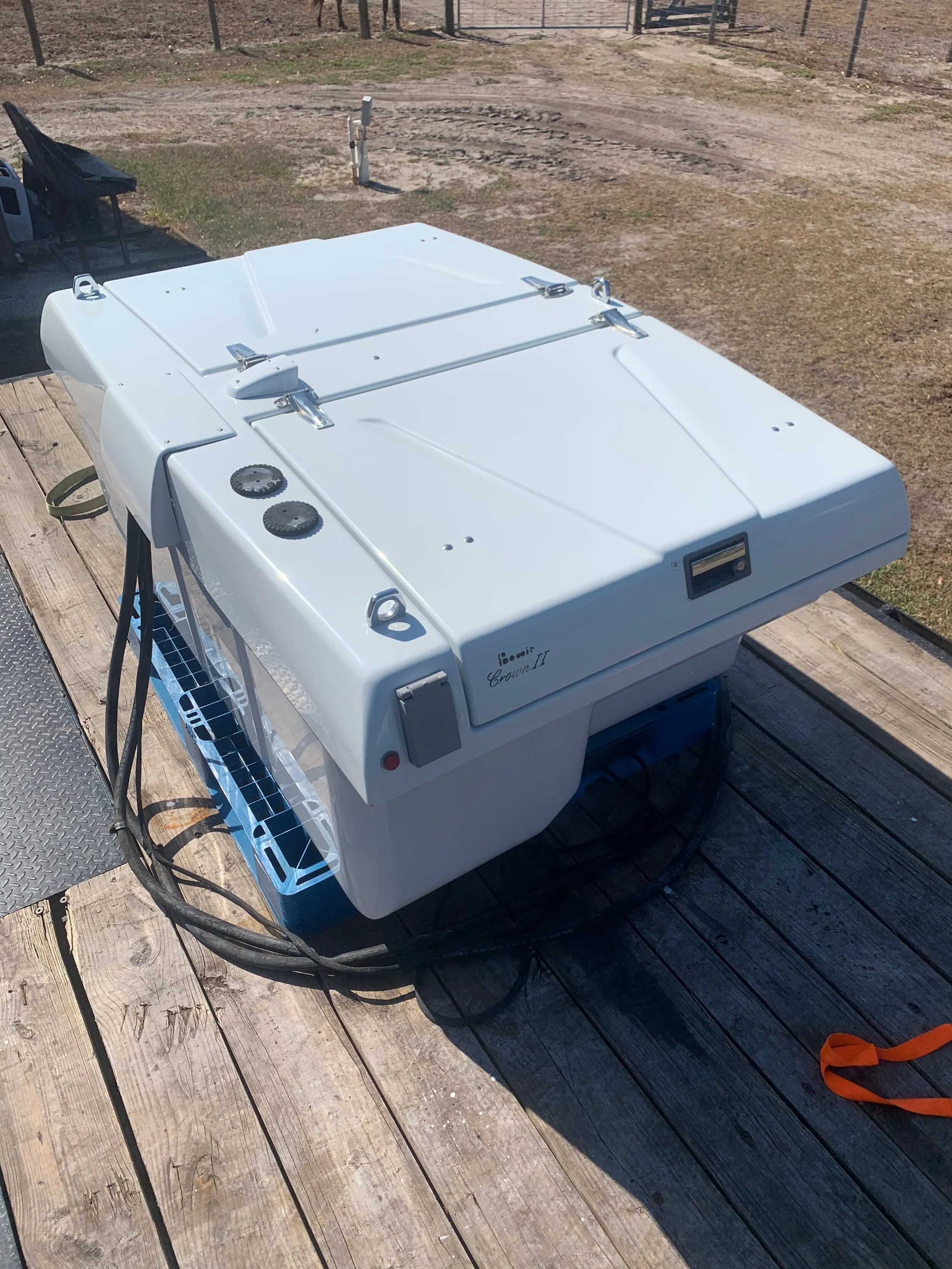 SOLD 3500 SOLD 2006 Bowie Crown Vet Box Pick up approx 1 hr south of