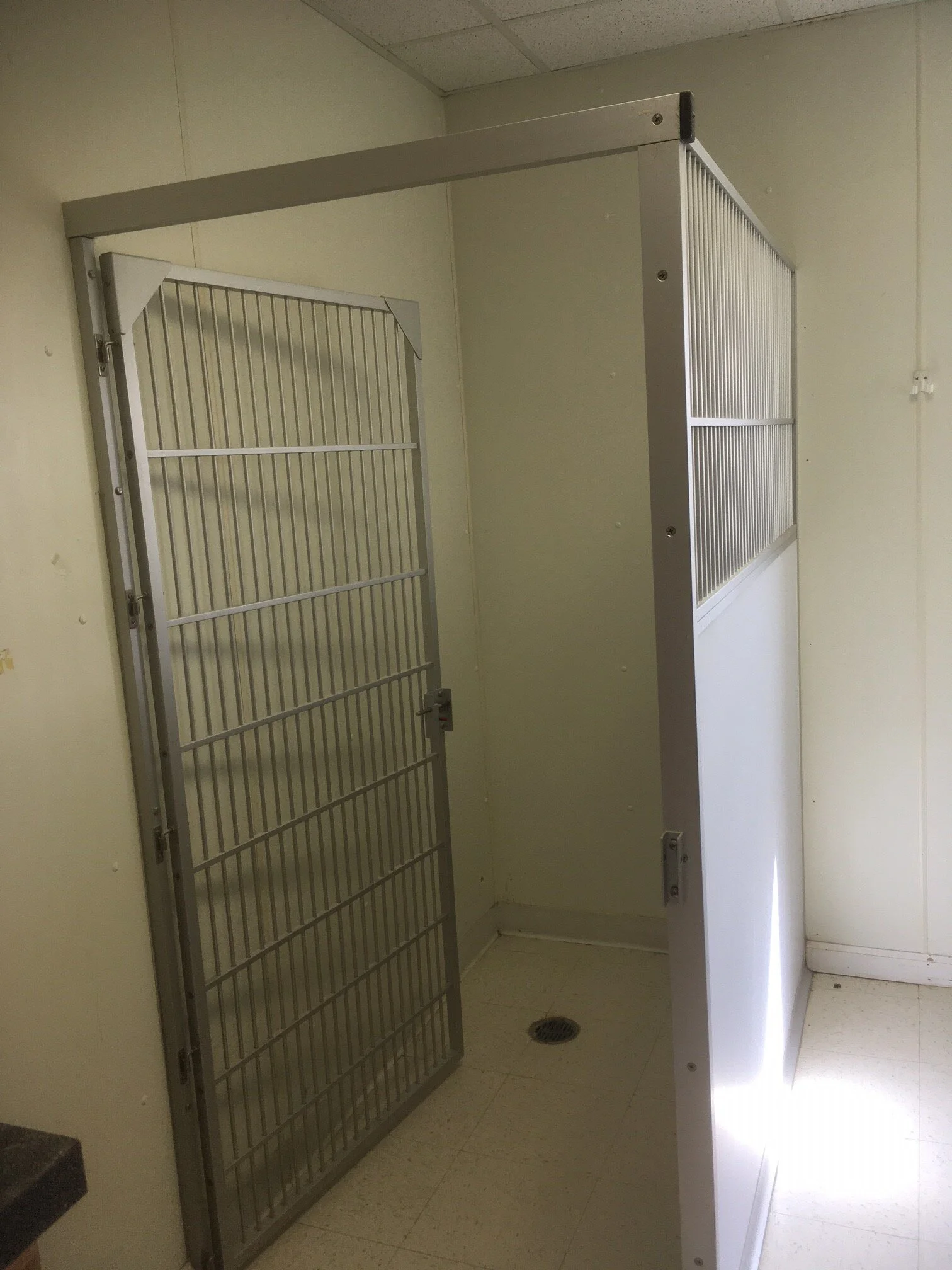 Cages / Kennel Equipment — Used Vet Equipment