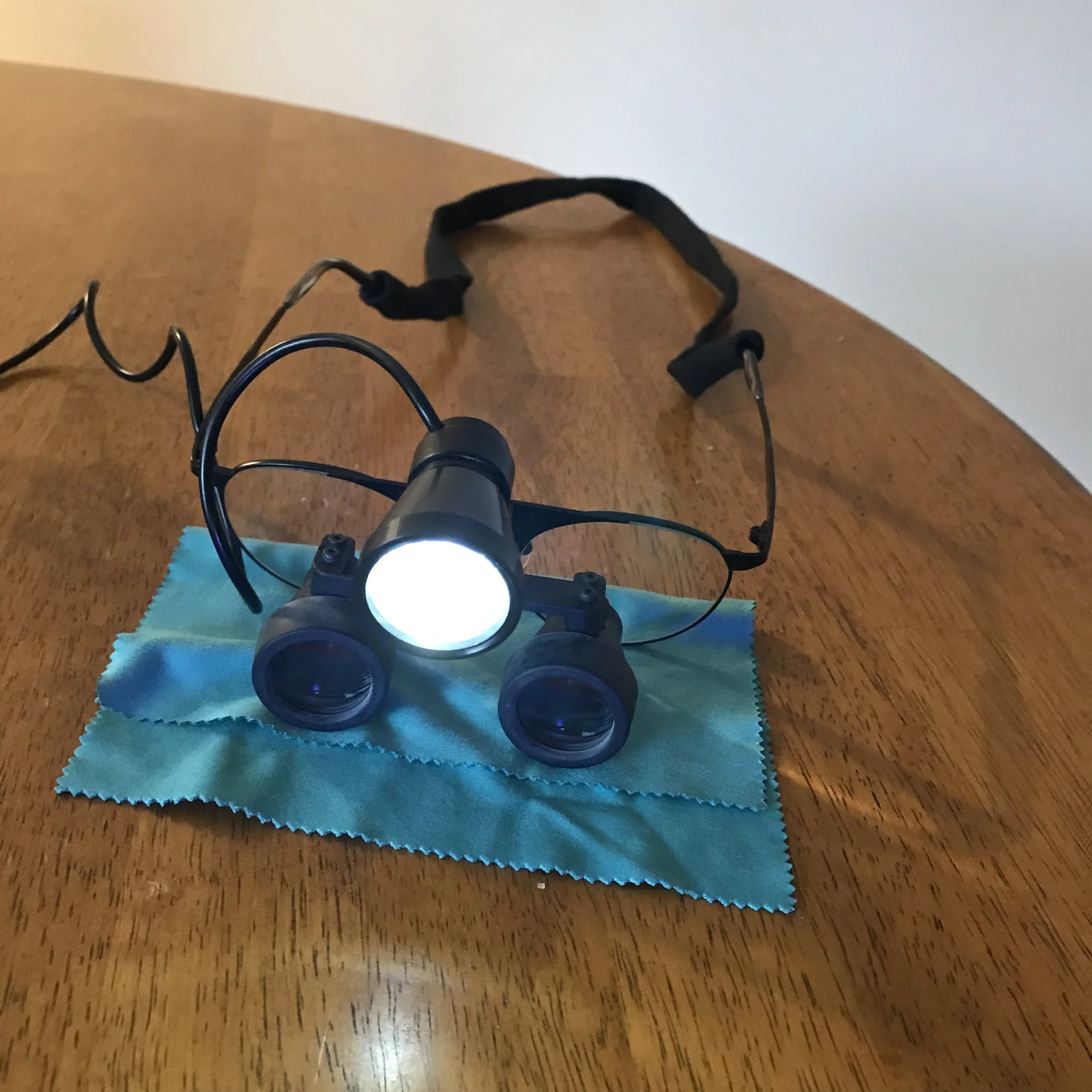 SOLD 465 SOLD Sheer Vision Surgical Loupes with Light — Used Vet Equipment