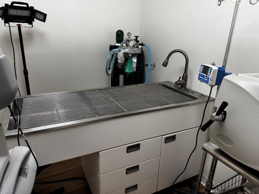 Shoreline Wet Table with Cabinet Base White.jpg