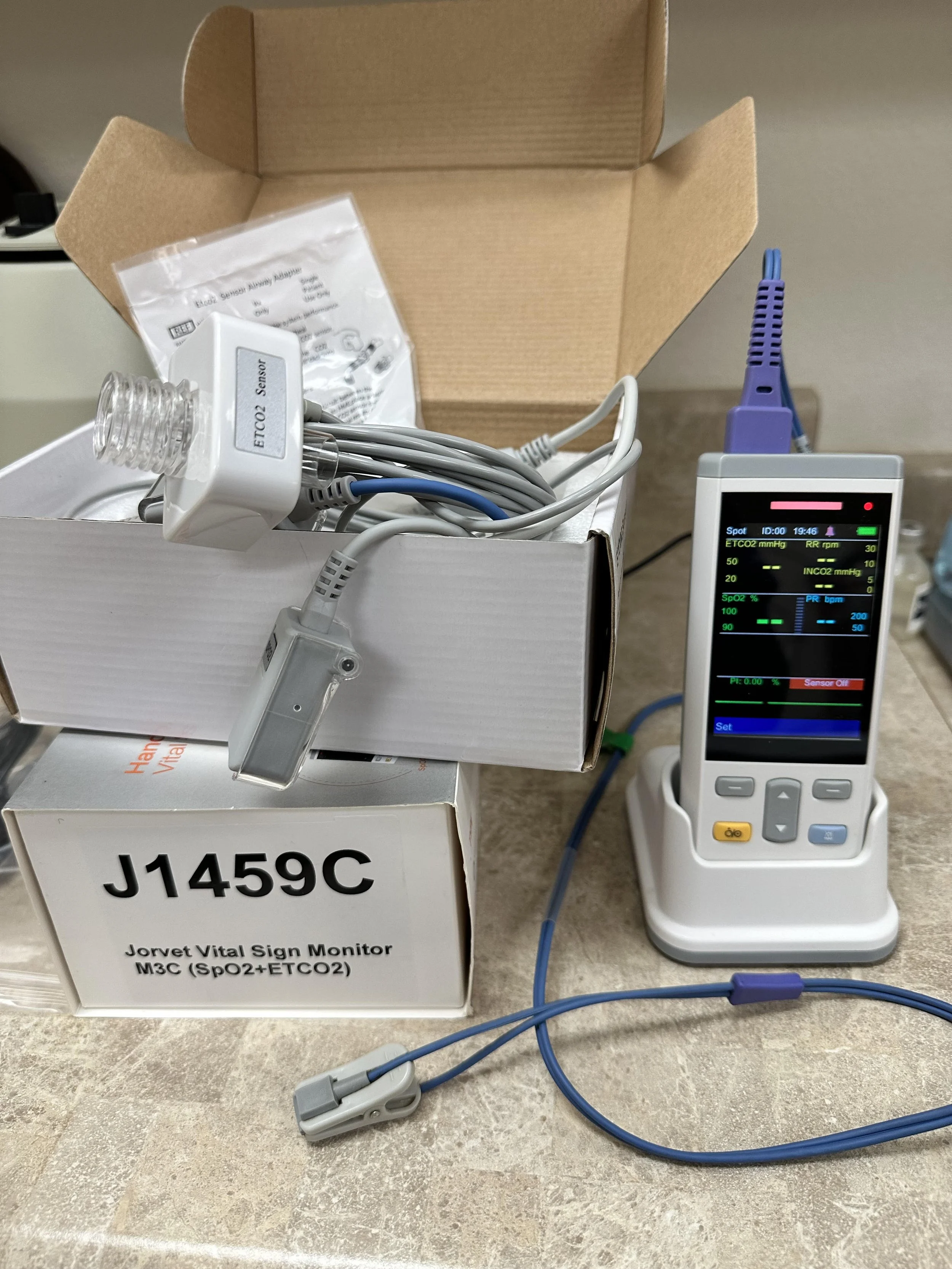 SOLD $750 SOLD 2018 NEVER USED JORVET Cageside/handheld ETCO2 SpO2 ...