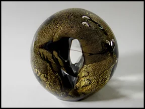 Gold Globe Web DSCN0276.jpg