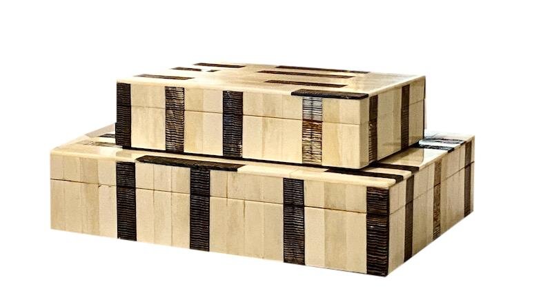 Etched Horn/Bone Random Line Box Small - 8x5x2h - BIT9 Large - 11x8x3h - BIT8