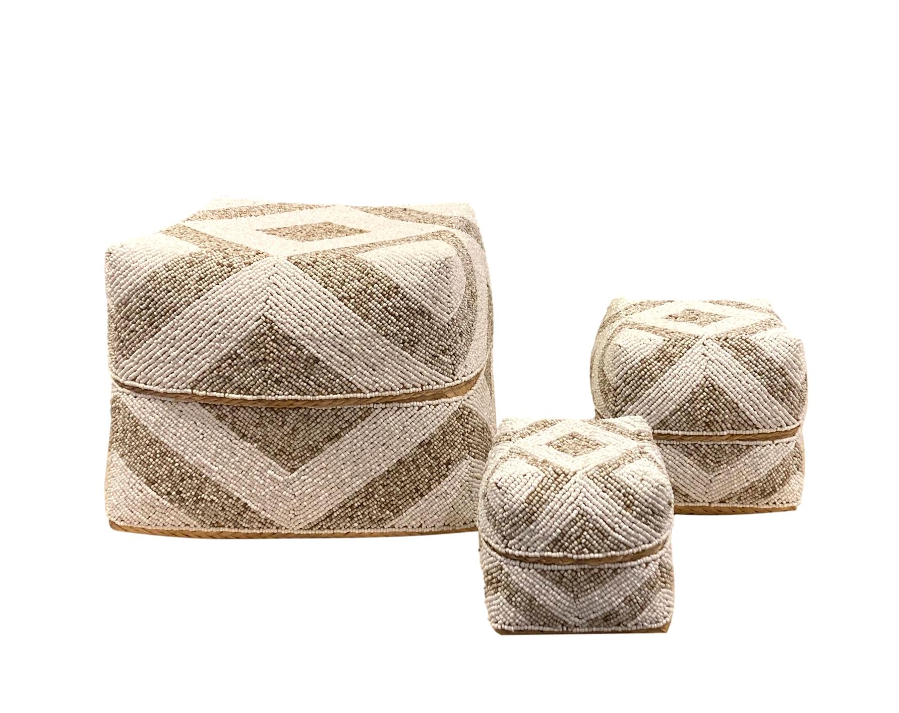 Square Beaded Box X Small - 4.5x4.5x5h - BOJ002.5 Small - 6x6x6h - BOJ002.4 Medium - 7x7x7h - BOJ002.3 Large - 9x9x8h - BOJ002.2 X Large - 10x10x9h - BOJ002.1