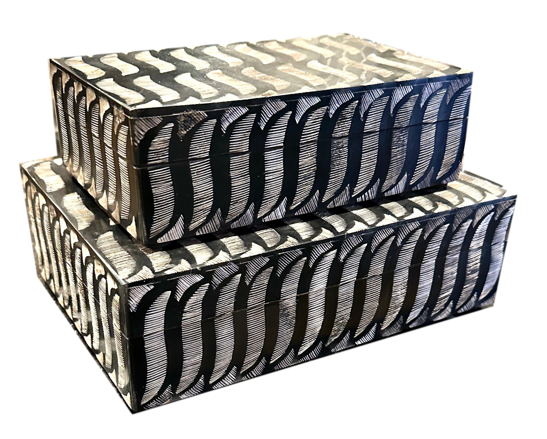Etched Horn/Ebony S-Box Small - 8x5x2.5h - BIU773S Medium - 10x7x3h - BIU773M