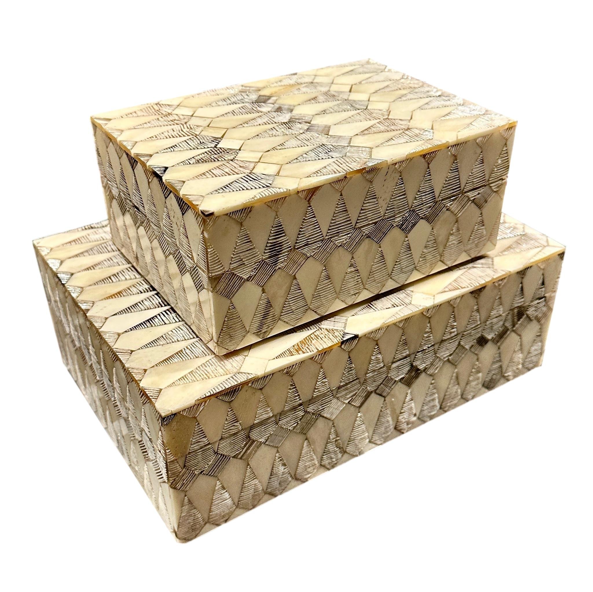 Etched Horn/Bone Kite Patten Box Small - 7x5x3.5h - BIU82S Medium - 10x7x4h - BIU82M