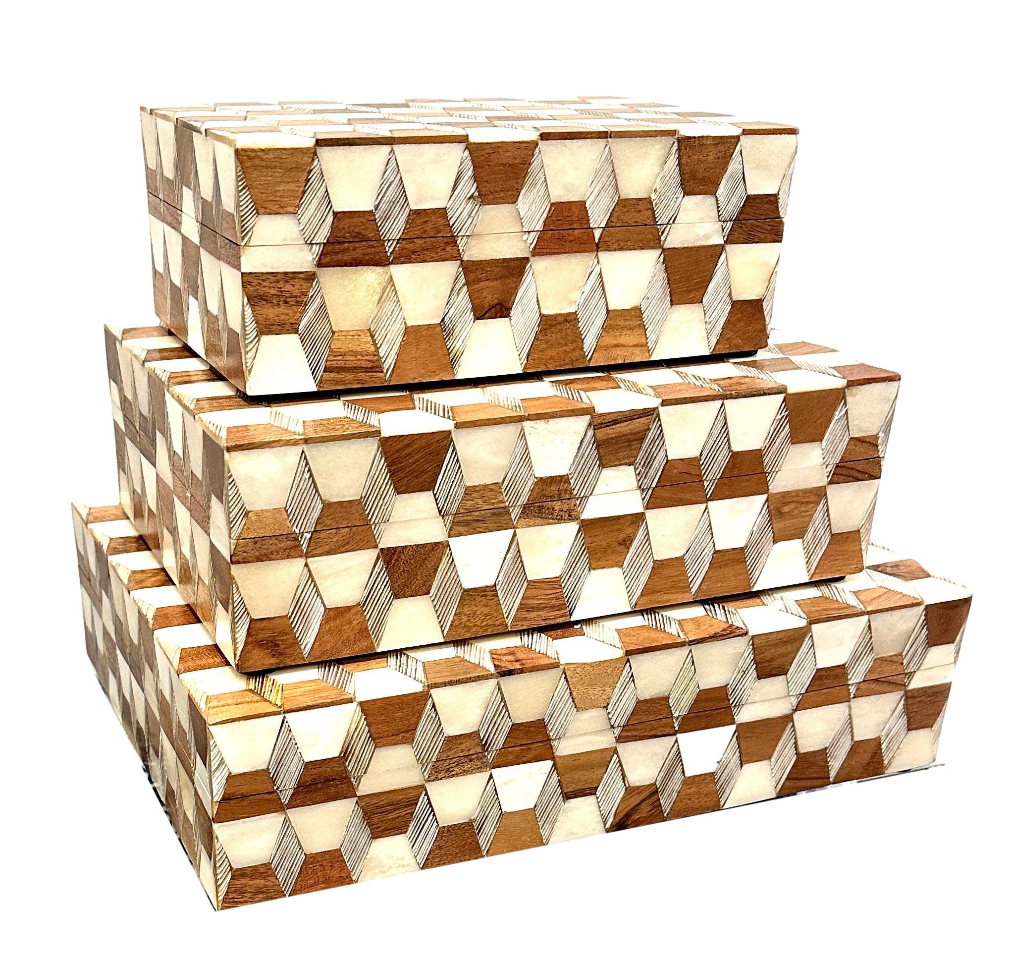 Etched Horn/Wood/Resin Box Small - 8x5x3h - BIU733S Medium - 10x7x3h - BIU733M Large - 12x9x3.5h - BIU733L