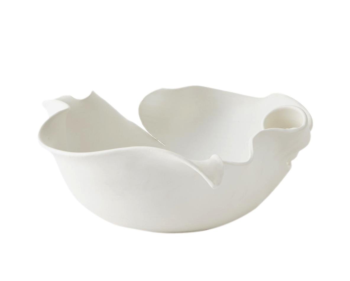 https://images.squarespace-cdn.com/content/v1/50205dfc84ae954efd302080/1689380802973-ZDIS86P7607MSWYHBJQL/Italian+Ceramic+Sculptural+Bowl+White.jpeg