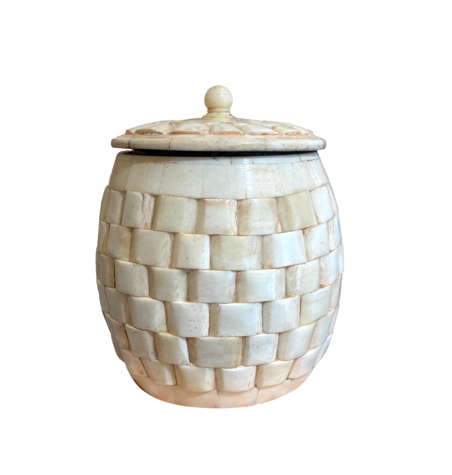 Vintage Round Bone Box 4.5dx6.5h - BIN166