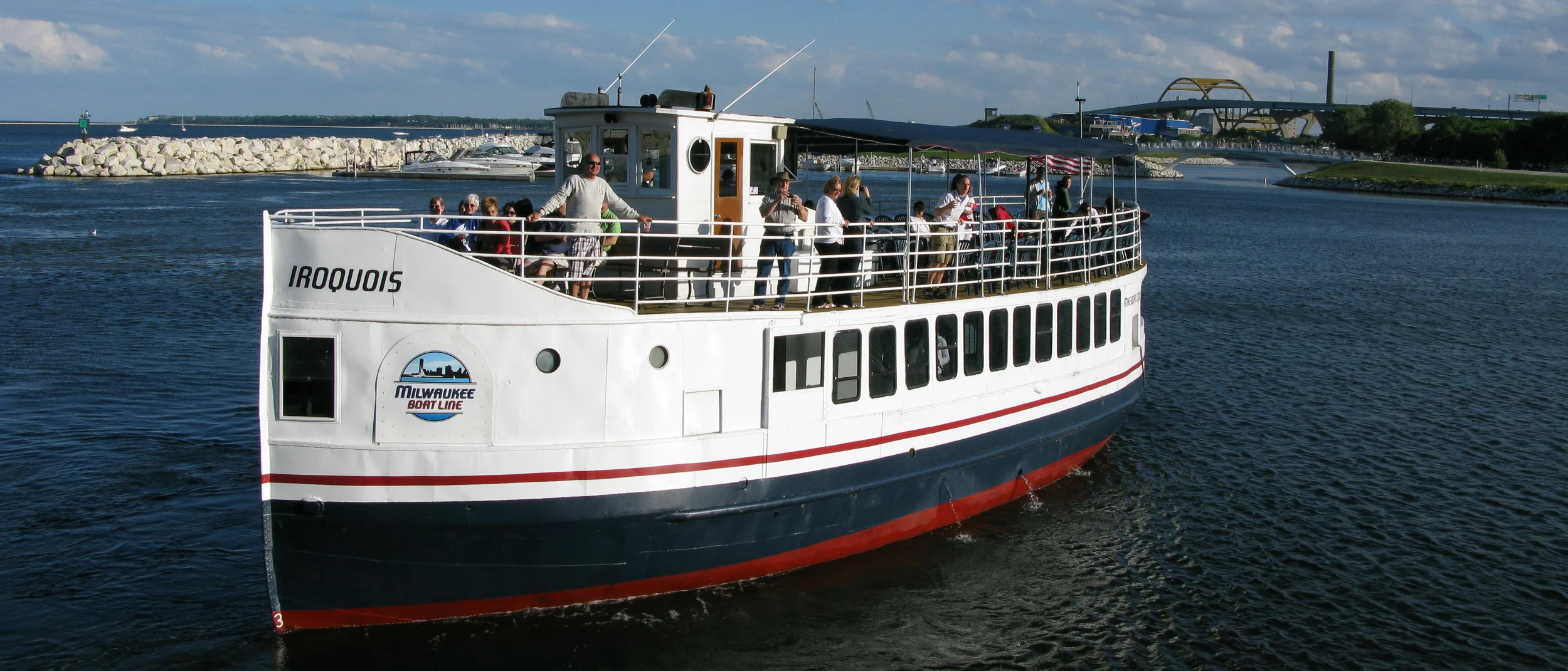 IROQUOIS approaching Discovery World at Pier Wisconsin - Version 2.jpg
