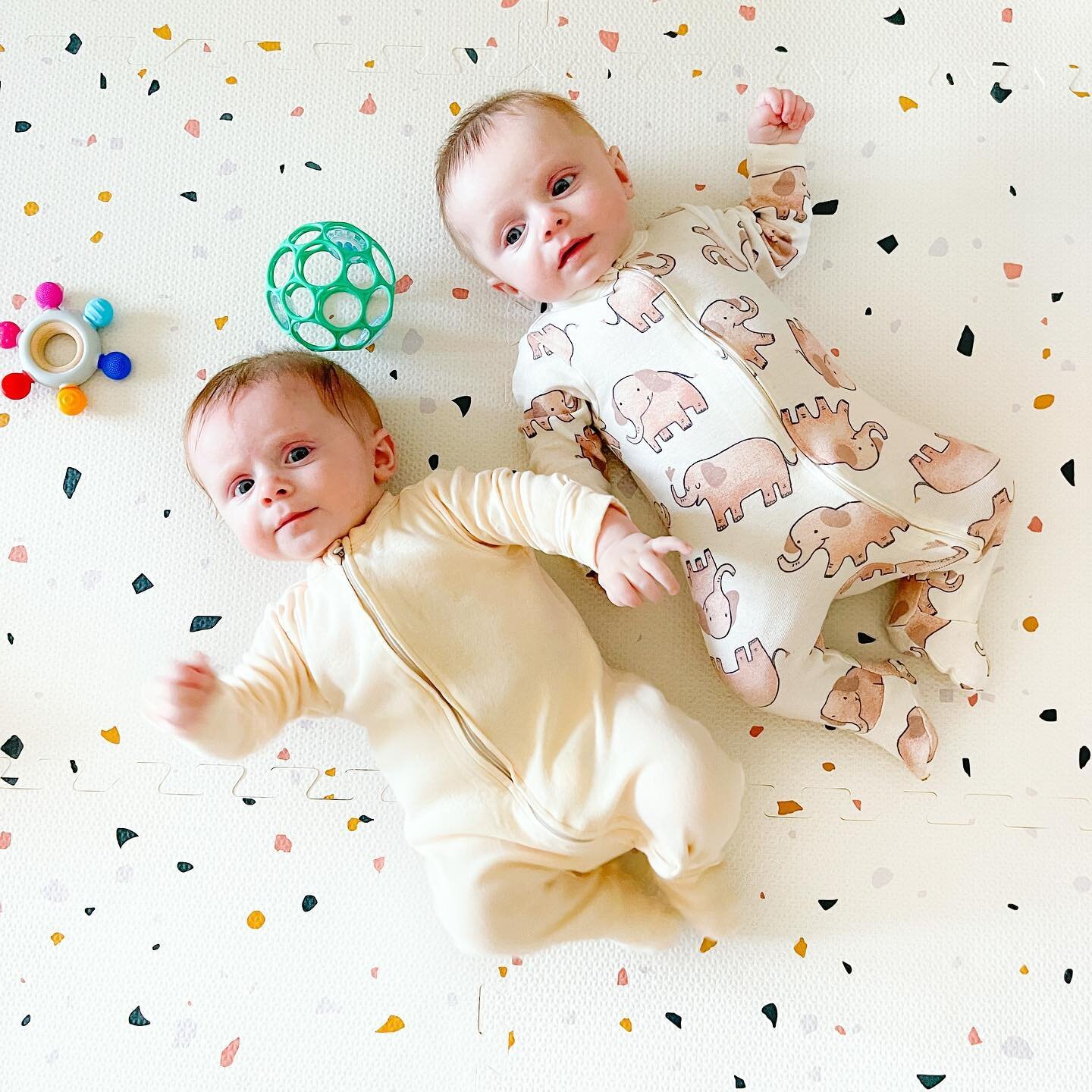 Who let my newborns grow into babies? 👶🏻👶🏻 #twinmom