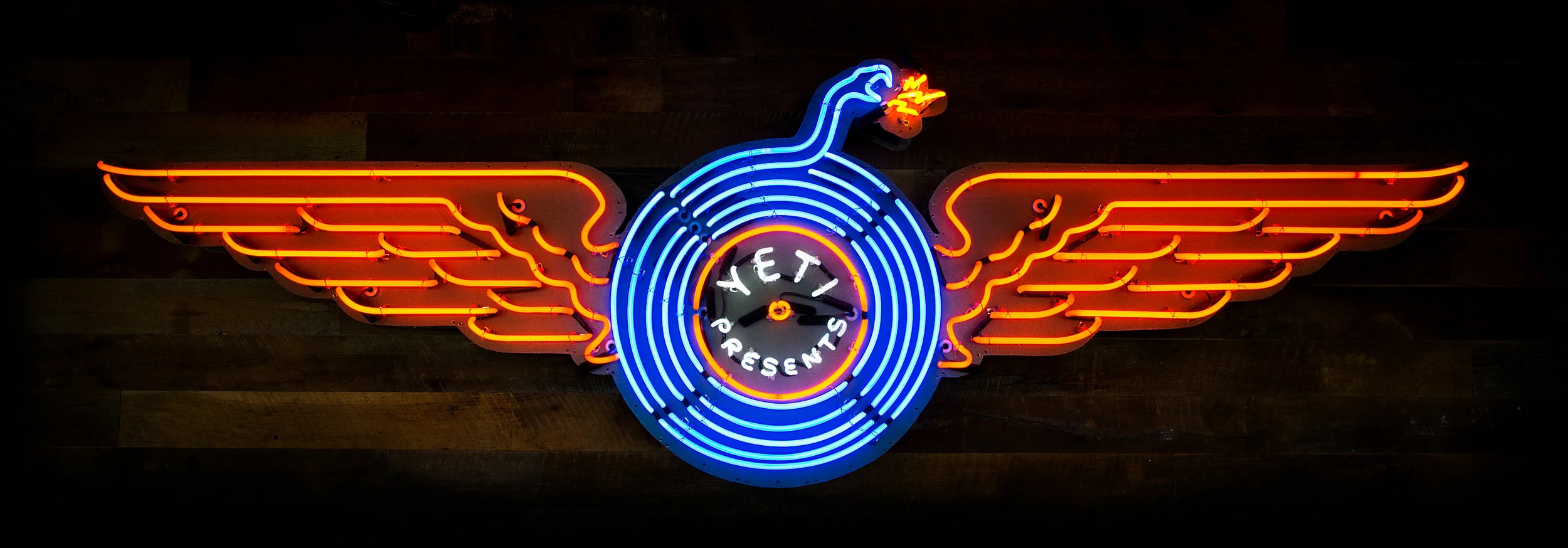 MCJ-17008-YetiStore-NeonSign-Straight-4602.jpg
