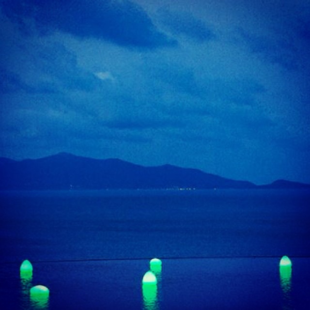 A Mobile DJs specialty: Aquatic Globes 🔹 Our favorite type of Ambient Lighting 👌