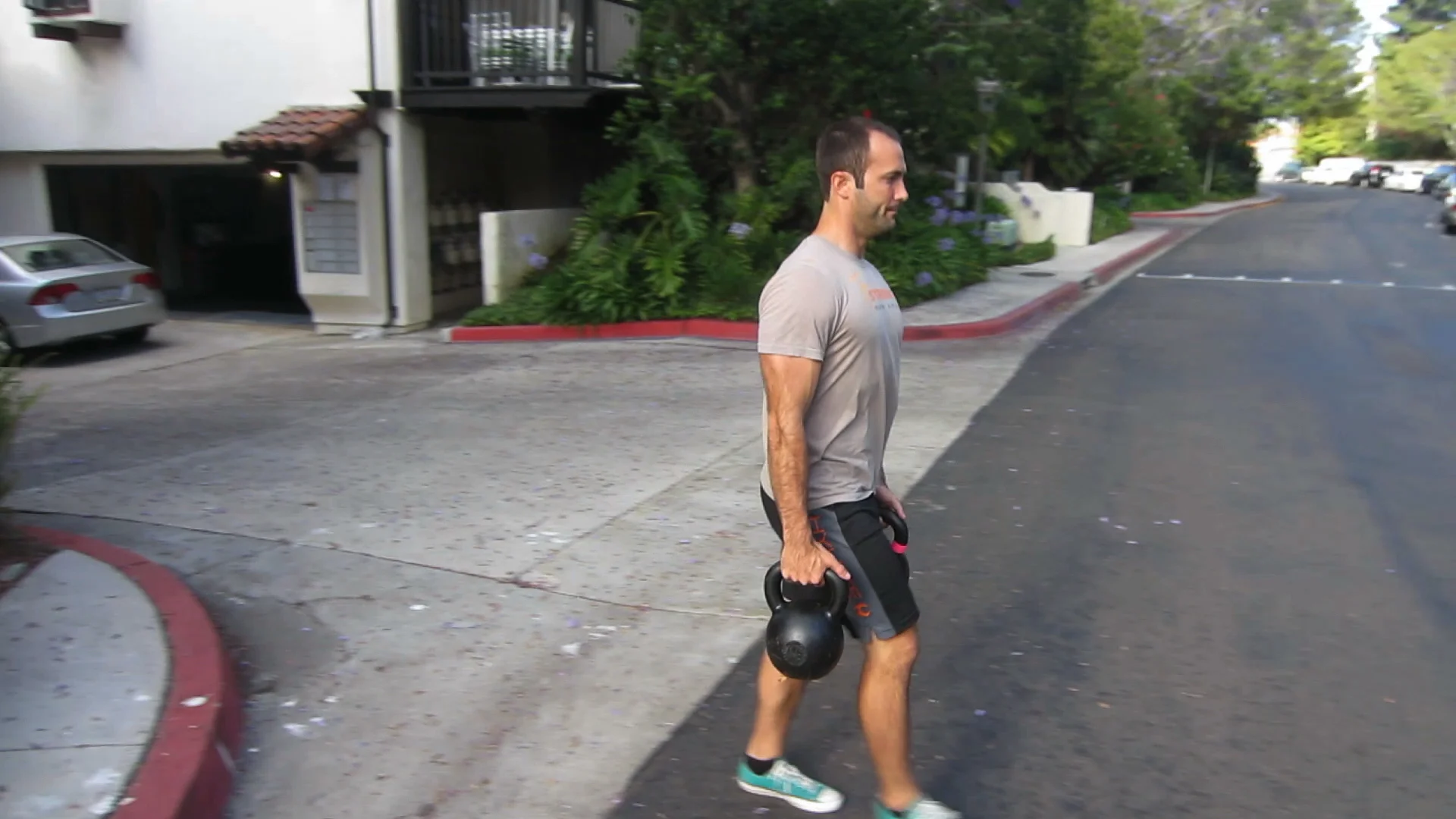 Farmers walk Kettlebell