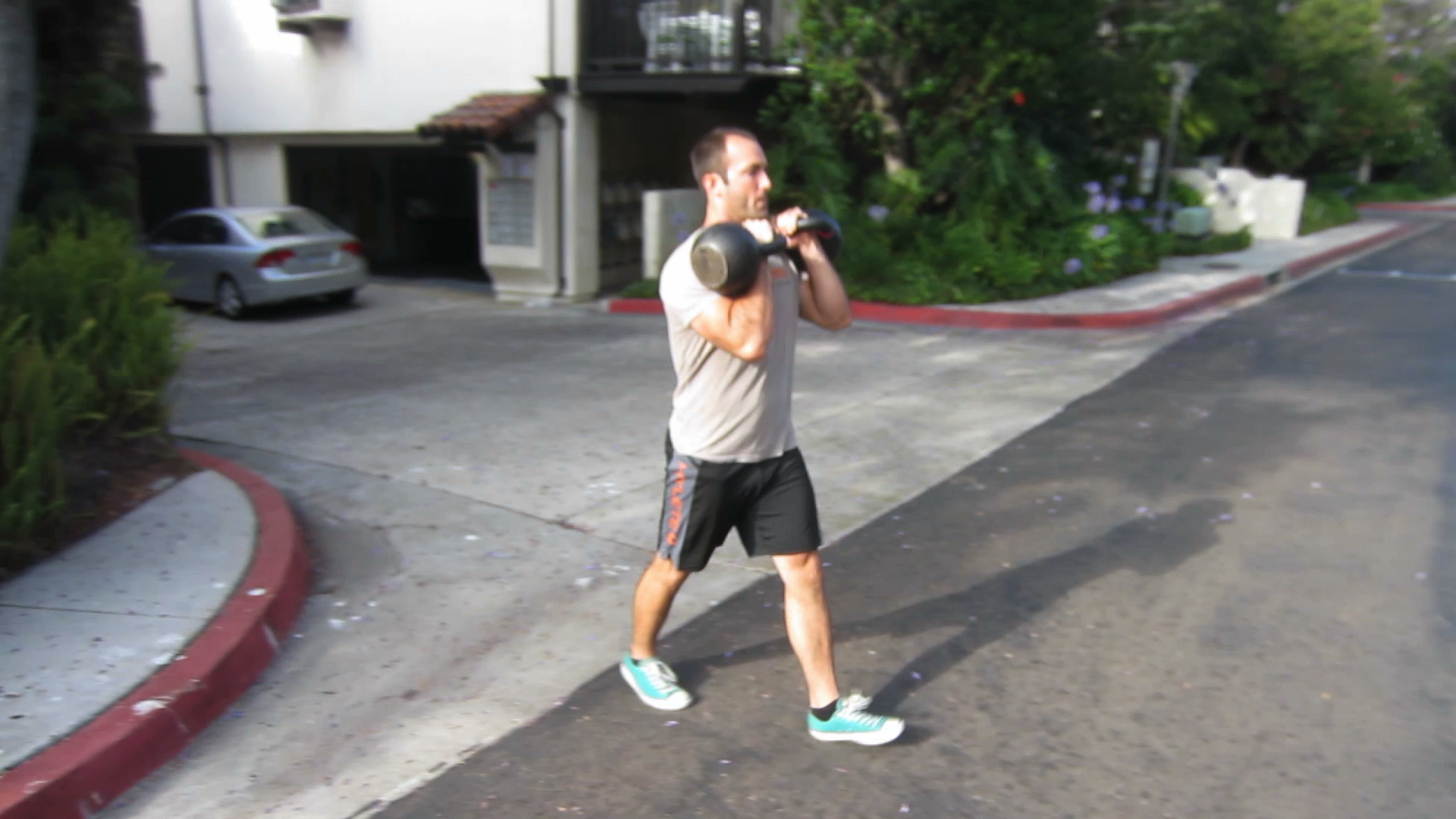 mindre fordampning blød 12 Loaded Carries With Kettlebells — Strong Made Simple, San Diego Personal  Trainer