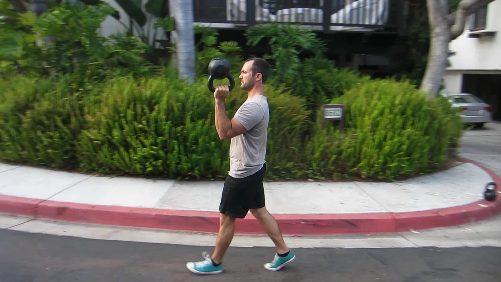 Farmers walk Kettlebell