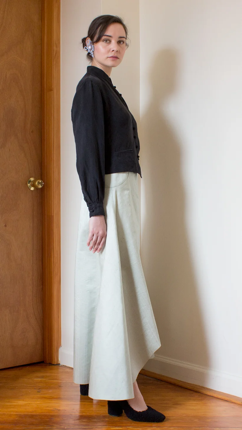 wide leg mint shantung pants with golden silk lining, black blouse with mandarin collar and Chinese button knots #graduatecollection #fashiondesign #fashiondesignstudent #outfit