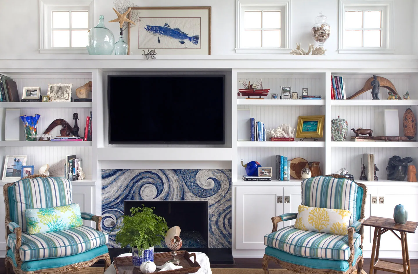 Photography by Molly Mahar This Project Was Featured in... House of Turquoise San Diego Home/Garden
