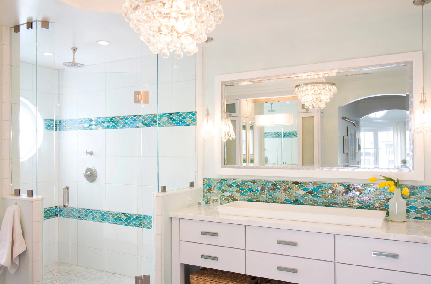Photography by Molly Mahar This Project Was Featured in... House of Turquoise San Diego Home/Garden