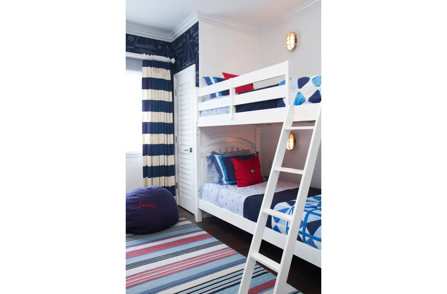 Photography by Molly Mahar This Project Was Featured in... House of Turquoise San Diego Home/Garden