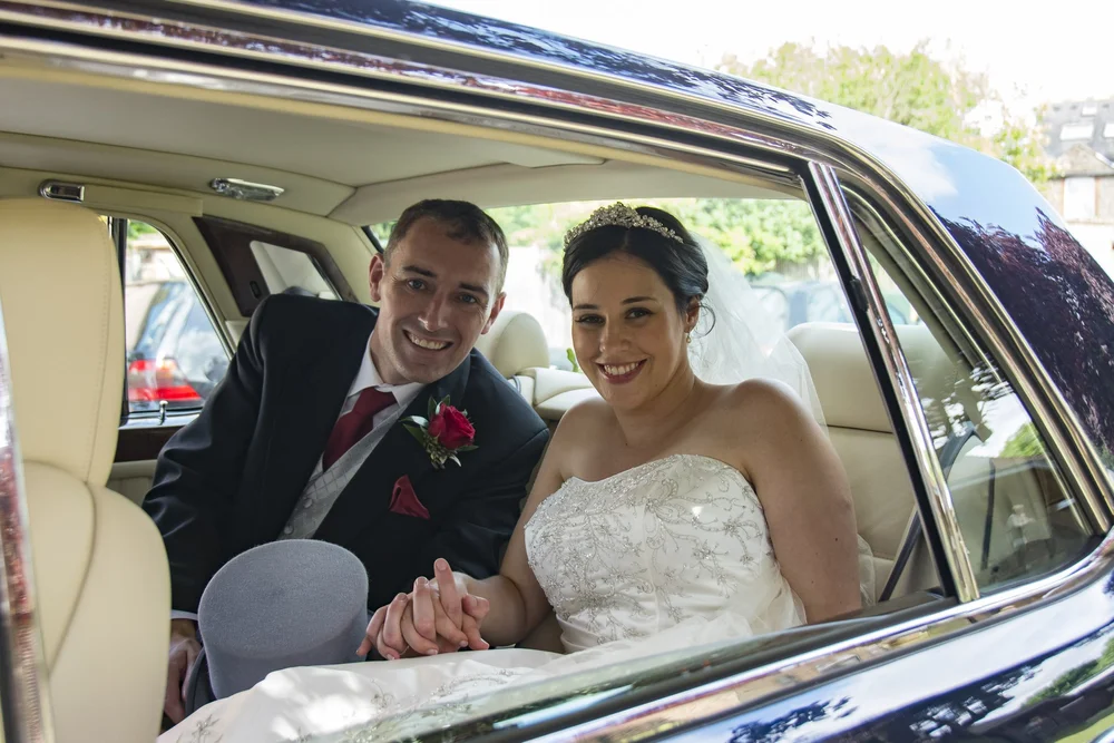 Unobtrusive wedding photography