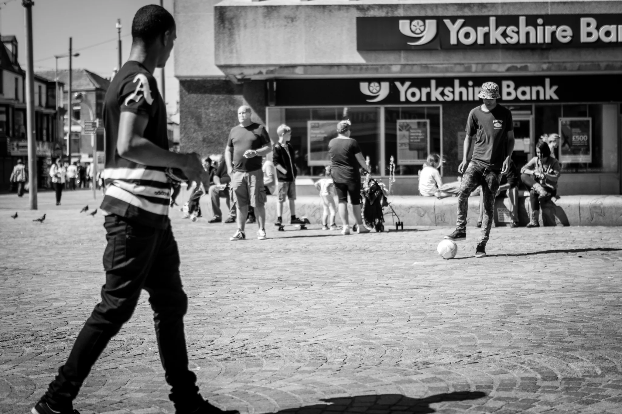 #Streetphoto week 2/7 - On ma head son! 